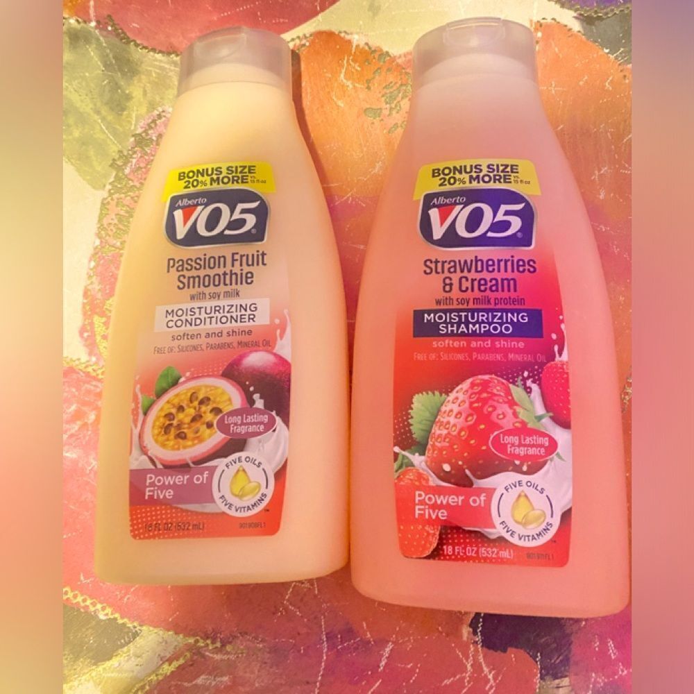 🎁 VO5 Strawberries & Cream 2pk Moisturizing Shampoo
& Conditioner 18FLOZ💥